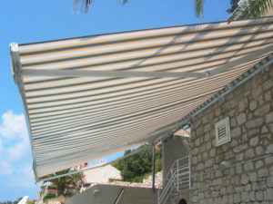 Foto gallery tenda da sole con bracci modello 8000 Jumbo BB