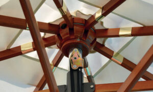 Facility Wood, ombrellone telescopico con struttura in legno