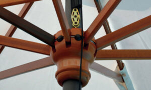 Facility Wood, ombrellone telescopico con struttura in legno
