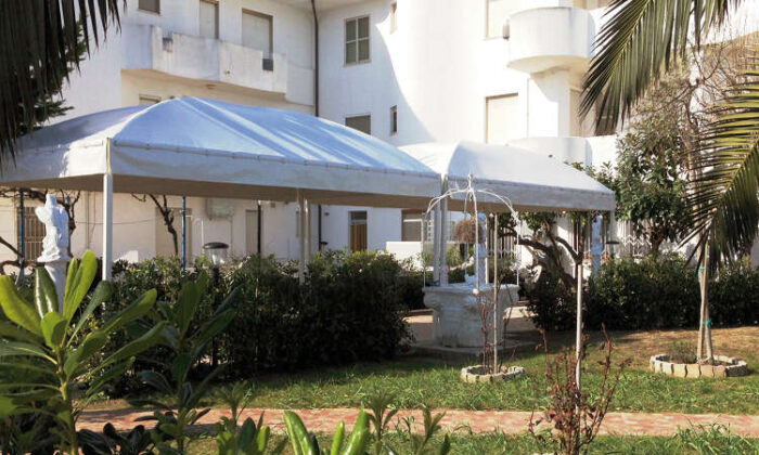 Cicogna Gemma, gazebo con copertura in fibre di poliestere