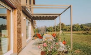 Avant, pergola con copertura retraibile